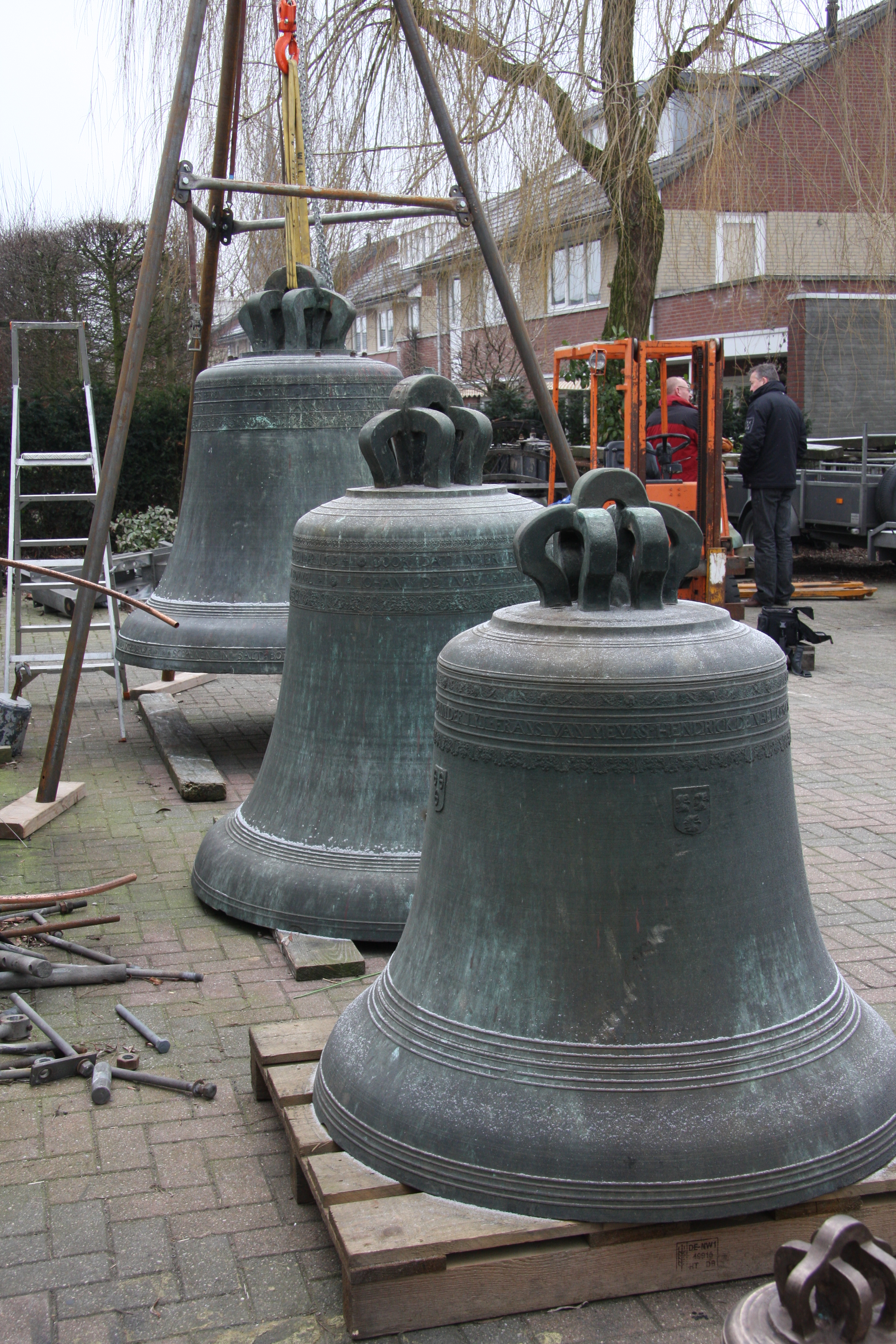 Zaltbommel  demontage luidklokken 254